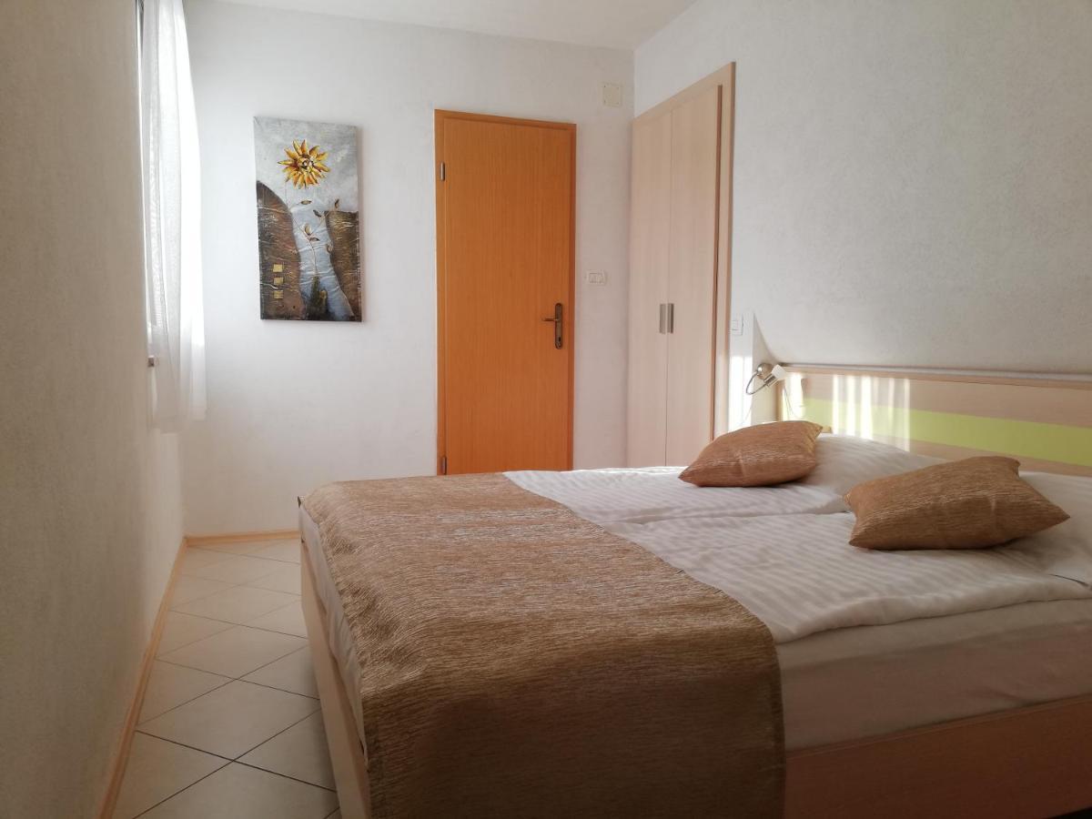 Apartments With A Parking Space Rabac, Labin - 13151 Экстерьер фото